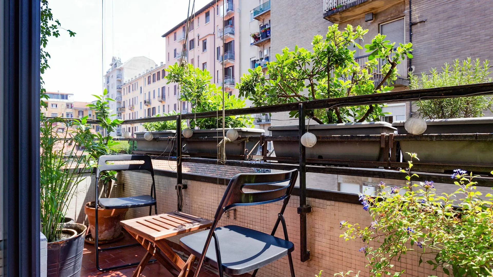 Mondrian Apartment In ميلان إيطاليا